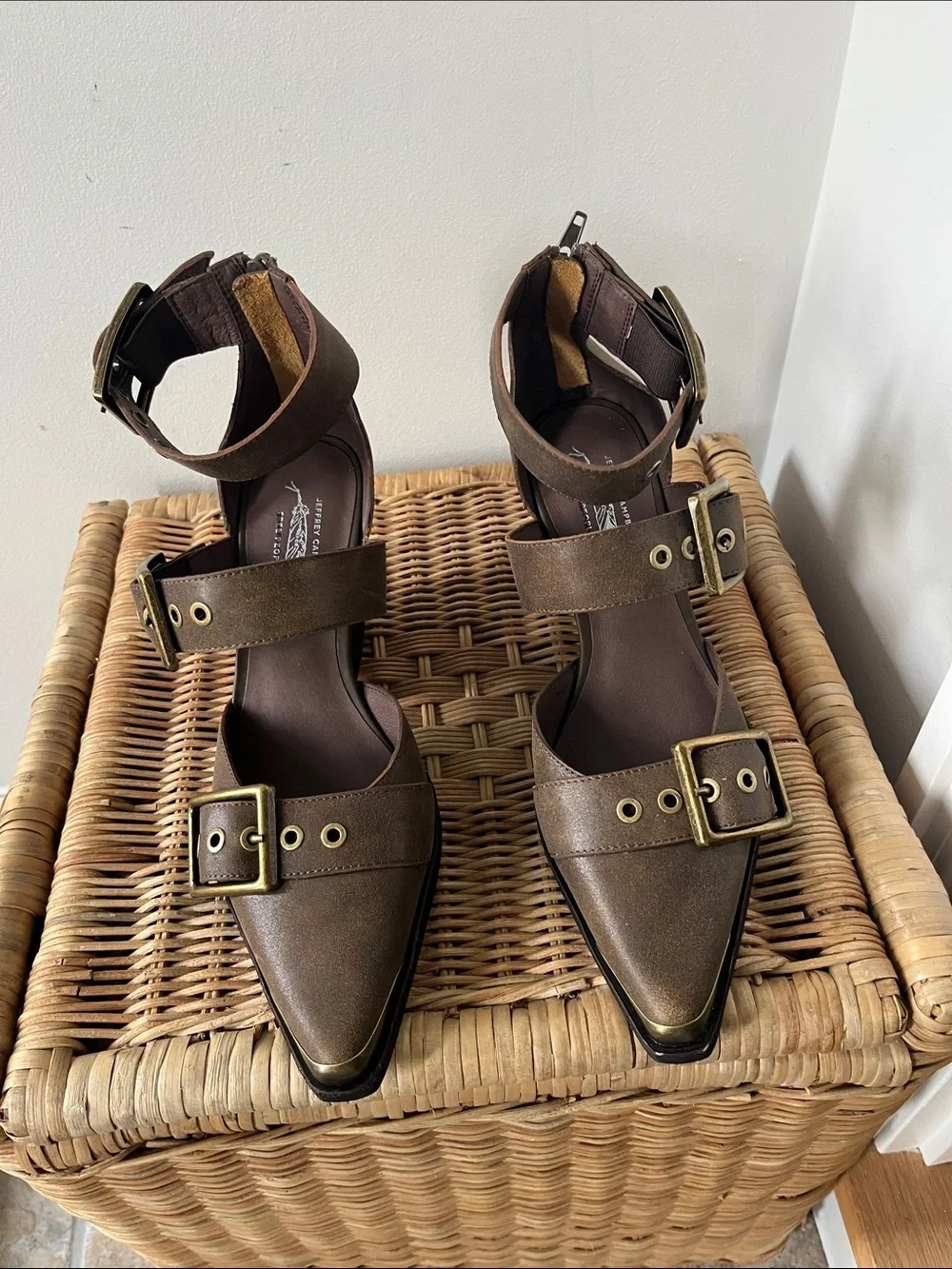 Jeffrey Campbell new box